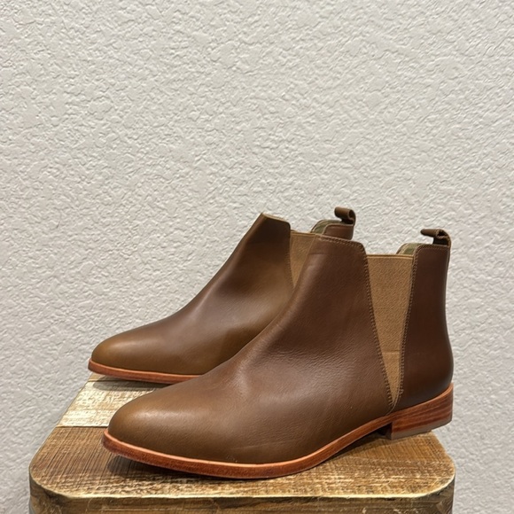 Nisolo Eva Everyday Chelsea Boot Brown Size 11 - Picture 4 of 8